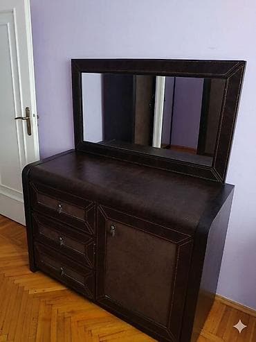 Masası və güzgü dəsti - Rəng: tünd qəhvəyi, dekorativ tikiş xətləri