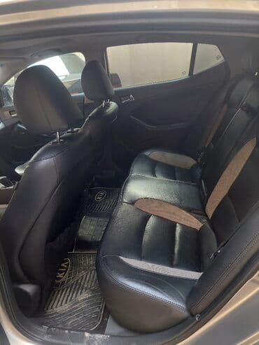 toyota plus c: Kia Optima: 2 l | 2012 il Sedan — 10