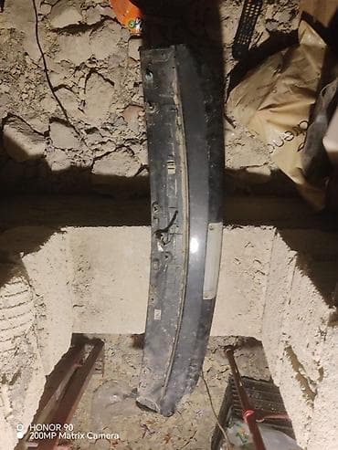 Tayota piris 20kuza arxa spoleri rəngi solub rəngə ehtiyac var