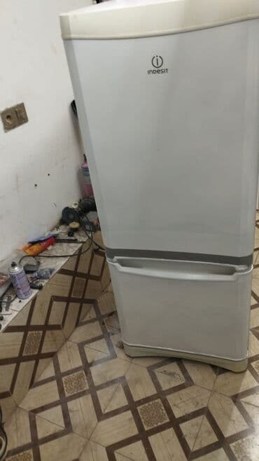 2 qapılı Indesit Soyuducu Satılır, rəng - Ağ lalafo.az -da 2 qapılı Indesit Soyuducu Satılır, rəng - Ağ