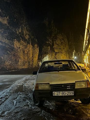 yan guzgulər s: VAZ 2109 “Samara” – ağ rəngli, heç bir əlavə şərt qeyd olunmadan — 5