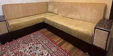 Künc divan – L formalı, bej rəngli yumşaq parça üzlü Xüsusiyyətlər: -