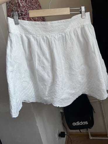 məktəbli çantaları 2021: Zara Ağ rəngli, qısa ətək naxışlı tezedir — 15