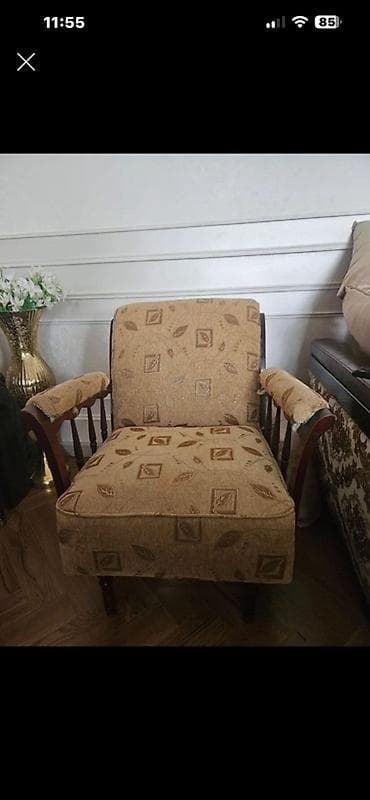 ofis divan: Klassik üslubda 2 ədəd kreslo və 1 ədəd divan dəsti. Xüsusiyyətlər: - — 1