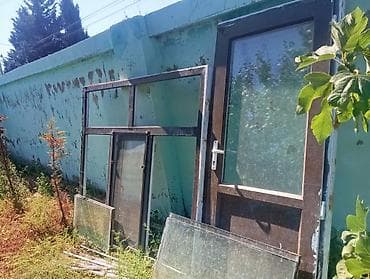 Plast ik qapı eni 90 uzunluğu 2 
pəncərə eni 1 90 uzunluğu 1 70 — 2