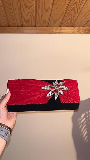 Şəxsi əşyalar: Toy sumkası Təzədi dükan bağlanb. Ünvan zığ — 1