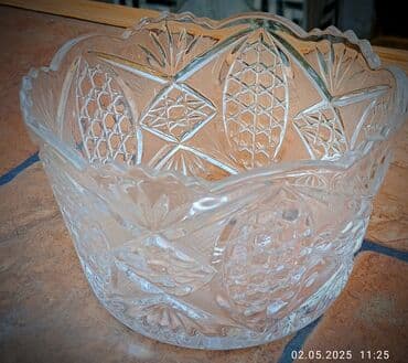 Xristal konfet qabı 10 Azn və 5 ədəd qənd qabı cəmi 10 azn hamısını