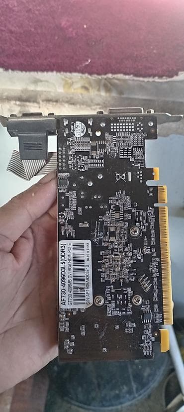 videokartlar: PCI-E videokartalar satılır. 1) **NVIDIA Quadro FX 580** - — 4