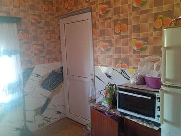 xırdalan kirayə evlər 1 otaqlı: Həyətyanı torpaq sahəsi və yaşayış evi - Geniş darvazalı giriş, maşın — 12