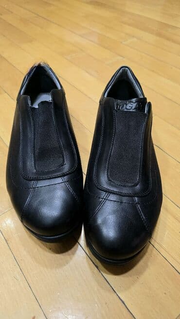 Toy paltarları və aksesuarları: Qara rəngli kişi slip-on ayaqqabısı - Model: bağsız slip-on, elastik — 1