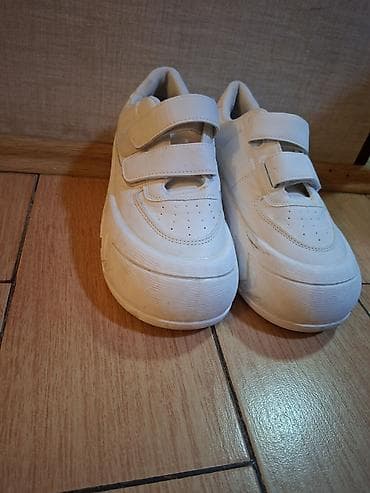 2020 krasovkalar: 37 ölçü, hec bir problemi yoxdur - Rəng: tam ağ - Bağlanma: ikiqat — 2