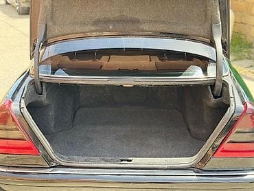 bmw 528 1996: Mercedes-Benz C 230: 2.3 l | 1999 il Sedan — 5