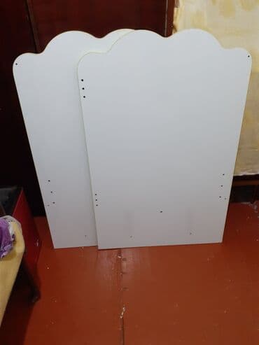 işlənmiş uşaq beşikləri: Oğlan üçün, İşlənmiş, Dördbucaq, Beşik, Dəstsiz, Matrassız, Yellənmə mexanizmsiz — 18