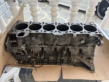 bmw satilir: BMW 2.5 m54 bloku düz-6 silindr mühərrik bloku - Orijinal BMW döküm — 1