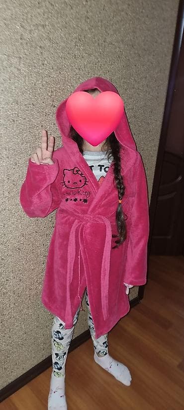 mektebli cantalar: Uşaq xalatı – Hello Kitty dizaynlı Razmer 36Original Disney - Rəng — 1