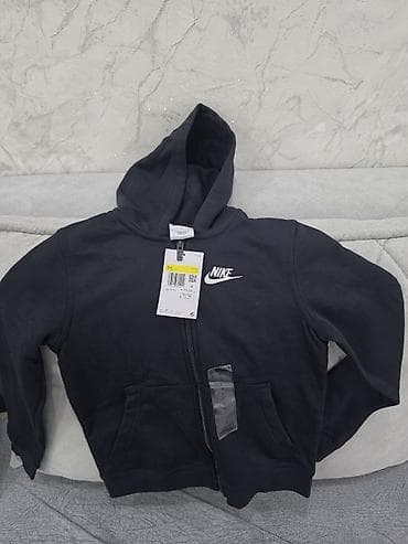 Uşaq üçün Nike kapüşonlu sweatshirt (zipli) - Rəng: qara - Ön hissədə at lalafo.az Uşaq üçün Nike kapüşonlu sweatshirt (zipli) - Rəng: qara - Ön hissədə