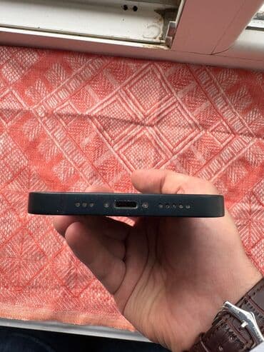 3D panellər: IPhone 13, 256 GB, Midnight, Simsiz şarj — 2