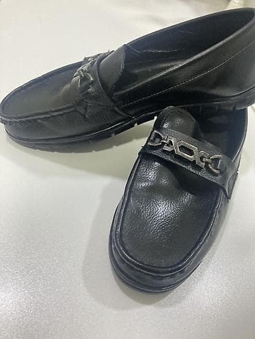 Qara loafer ayaqqabılar - Stil: Klassik mokasin/loafer - Rəng: Qara -
