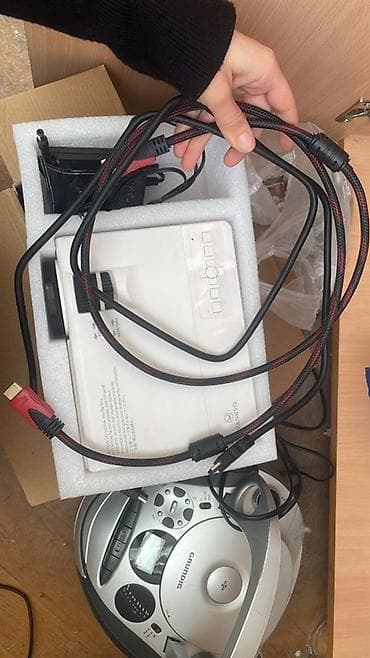 Бытовая техника: Портативный Проектор — 2