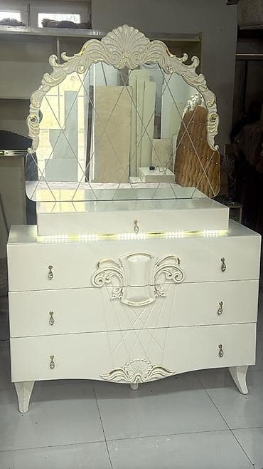 stol stul ev ucun: Yataq mebeli ideal vəziyyətdədi.isiqlidi.Catdirilma odenisledi — 2