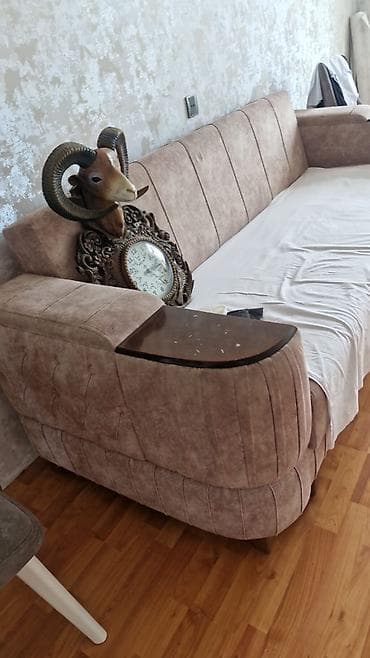 Təcili satılır! Evdə təmir işləri aparıldığı üçün ikinci əl divan və