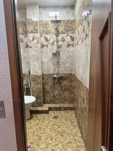 yeni günəşlidə 3 otaqlı ucuz bina evləri: Bakı, Bakıxanov qəs., 2 otaqlı, Köhnə tikili, m. Neftçilər, 60 kv. m — 10