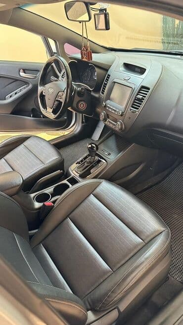 qoşqu karavan satilir: Kia K3: 1.6 l | 2017 il — 8
