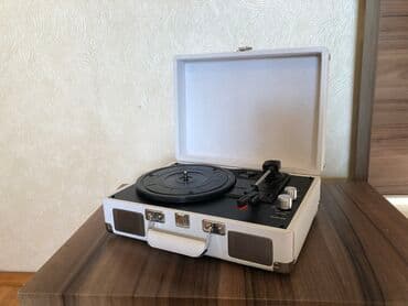 старинные напольные часы для дома: Yeni patefon val oxudan. Retro dizaynlı, müasir funksiyalara sahib — 2