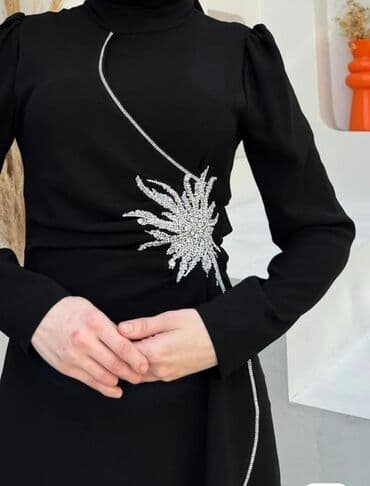 вечернее платье шифоновый: Zərif detallarla bəzədilmiş uzun qara paltar - Rəng: qara - Siluet — 3