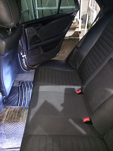 skoda: Mercedes-Benz E-Class: 2.4 l | 1998 il Sedan — 6