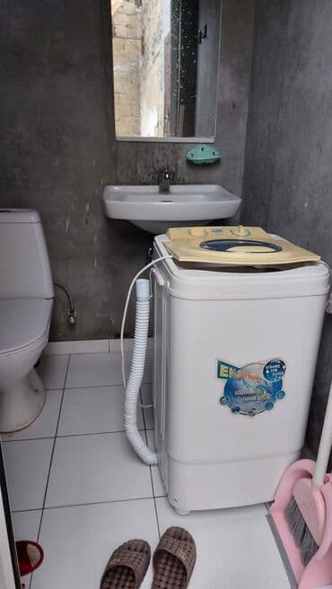 ulduzda kiraye evler: Kirayə mənzil – 1 otaqlı, mətbəx və sanitar qovşağı ilə - Otaq: geniş — 9