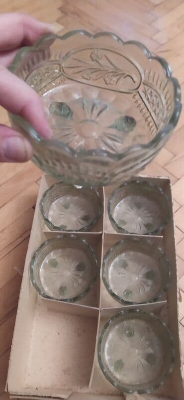 suse caynikler: Şüşə qablar, 6 ədəddir, təzədir, hamısı bir yerdə 25 AZN — 3