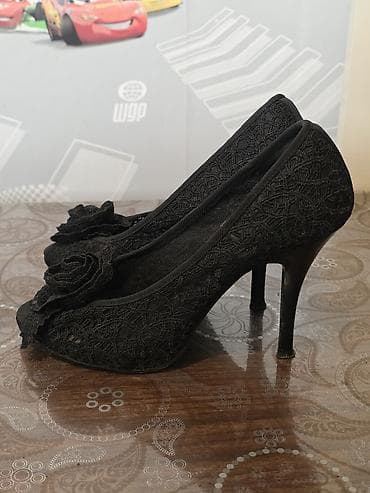 Çəkmələr: Ölçü: 39, rəng - Qara, İşlənmiş — 2