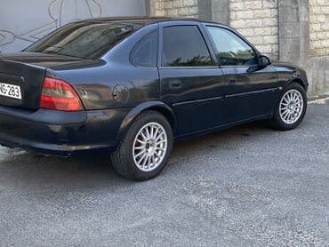 opel vectra b suret qutusu: Opel Vectra: 1.8 l | 1997 il 27000 km Sedan — 5
