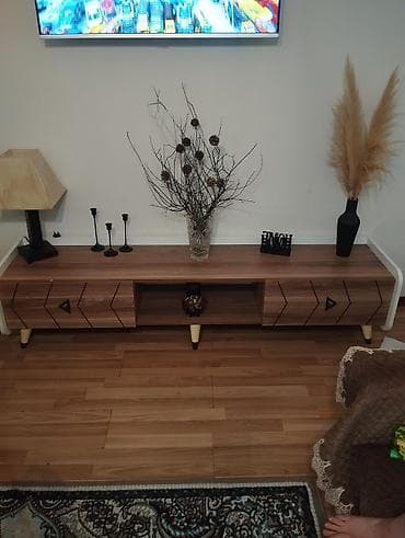 TV altlığı / TV tumbası - Material: taxta teksturalı MDF-laminat