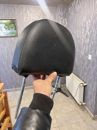 kredite mawinlar: Avtomobil oturacağı üçün başaltı (headrest) - Universal tipli, iki — 1