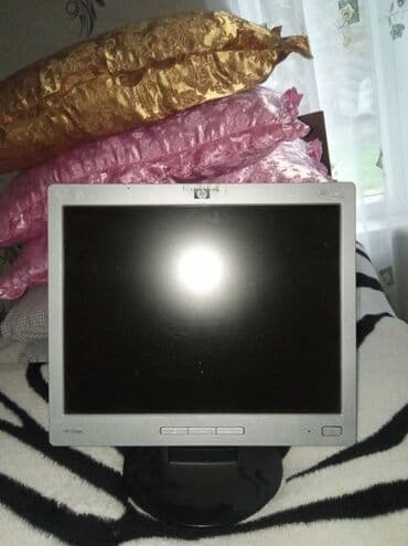 HP L1506 LCD monitor - Ekran ölçüsü: 15" - Panel tipi: LCD, mat səth