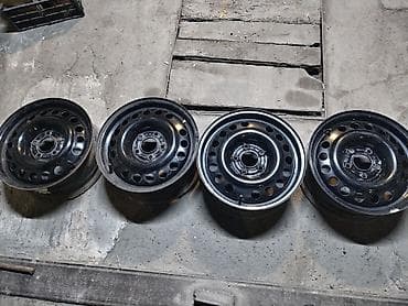 traktor şinləri: Məhsul: 4 ədəd polad disk komplekti Xüsusiyyətlər: - Ölçü: 15" - Bolt — 3