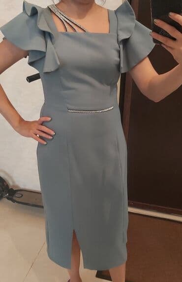 Cəmi bir defe geyinilib,yenidir,40 razmer,90 man alinib 40 man satilir