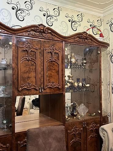 Klassik üslubda iri ölçülü vitrinli qonaq otağı dolabı - Material — 3