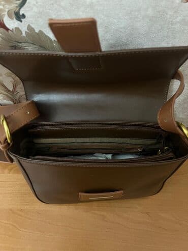 Eynəklər: Çiyin çantası — 4