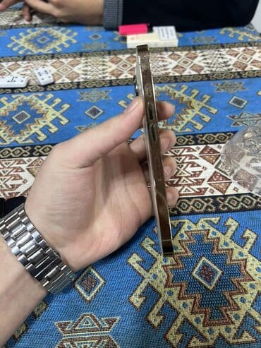 телефоны в баку: IPhone 13 Pro, Белый, Беспроводная зарядка — 3