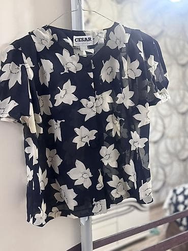 dest geyimler: Qadın geyim dəsti – CESAR brendi
2 parça: şifon bluz və ətək dest — 2