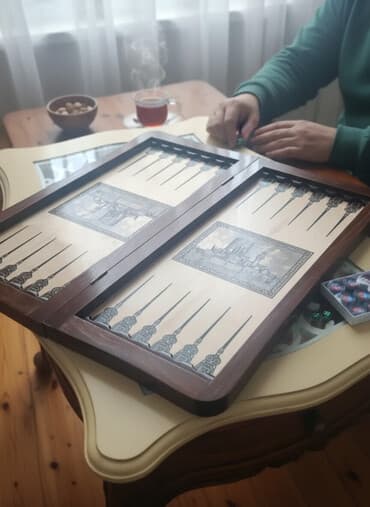 Taxta nərd dəsti – “Qız Qalasının təsviri” - Material: ağac (qapaq və