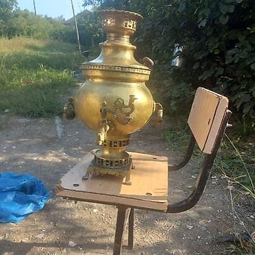 antik samovar: Məhsul: Pirinçdən qədim kömürlü samovar Təsvir: - Material: tam — 1