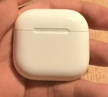 kompakt telefonlar: Simsiz qulaqcıq dəsti – ağ rəngdə, maqnitli şarj qutusu ilə — 2