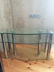 Dolablar: İşlənmiş, Düz TV altlığı, Polkalı, Şüşəli, Azərbaycan — 1