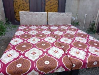 çən 2 ton: Təzə çarpayılar. 1 nəfərlik çarpayılar 60manat. 2 nəfərlik taxt — 26