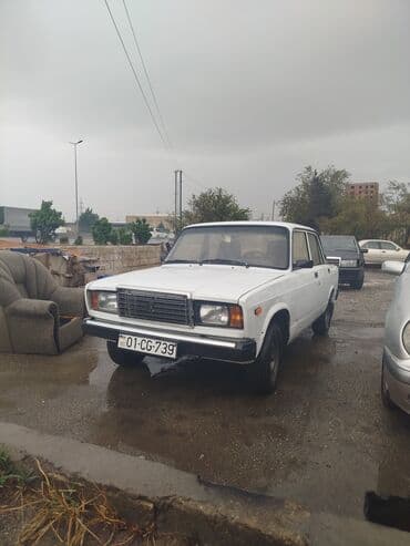 опель зафира а: VAZ 2107 sedan - Kuzov: ağ rəng, 4 qapı, klassik “07” dizaynı - Nömrə — 1