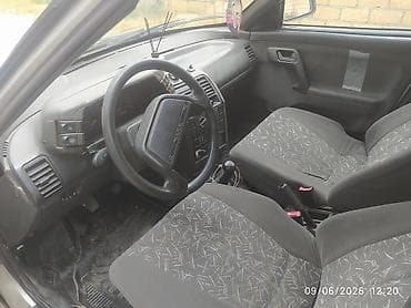 sukan satisi: Satış üçün: sedan tipli avtomobil Model: LADA 2110 (arxa tərəfdə — 3